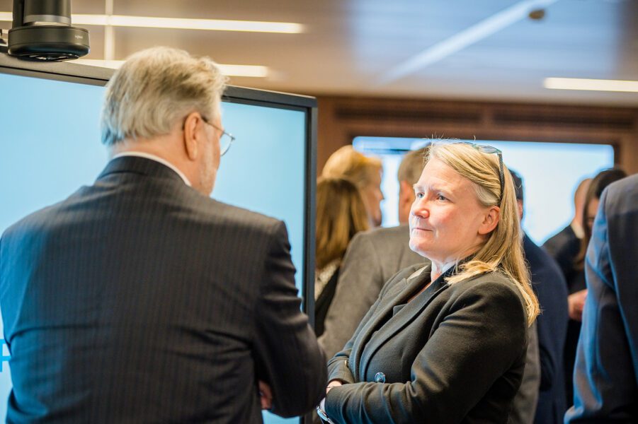 POSITIVE COMPETITION - MEETING