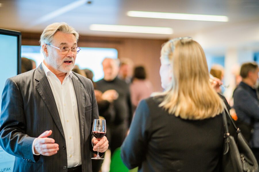 POSITIVE COMPETITION - MEETING